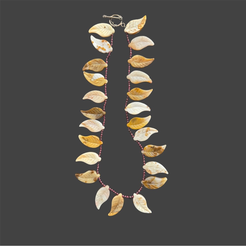 Glossy Stone and Bead Necklace